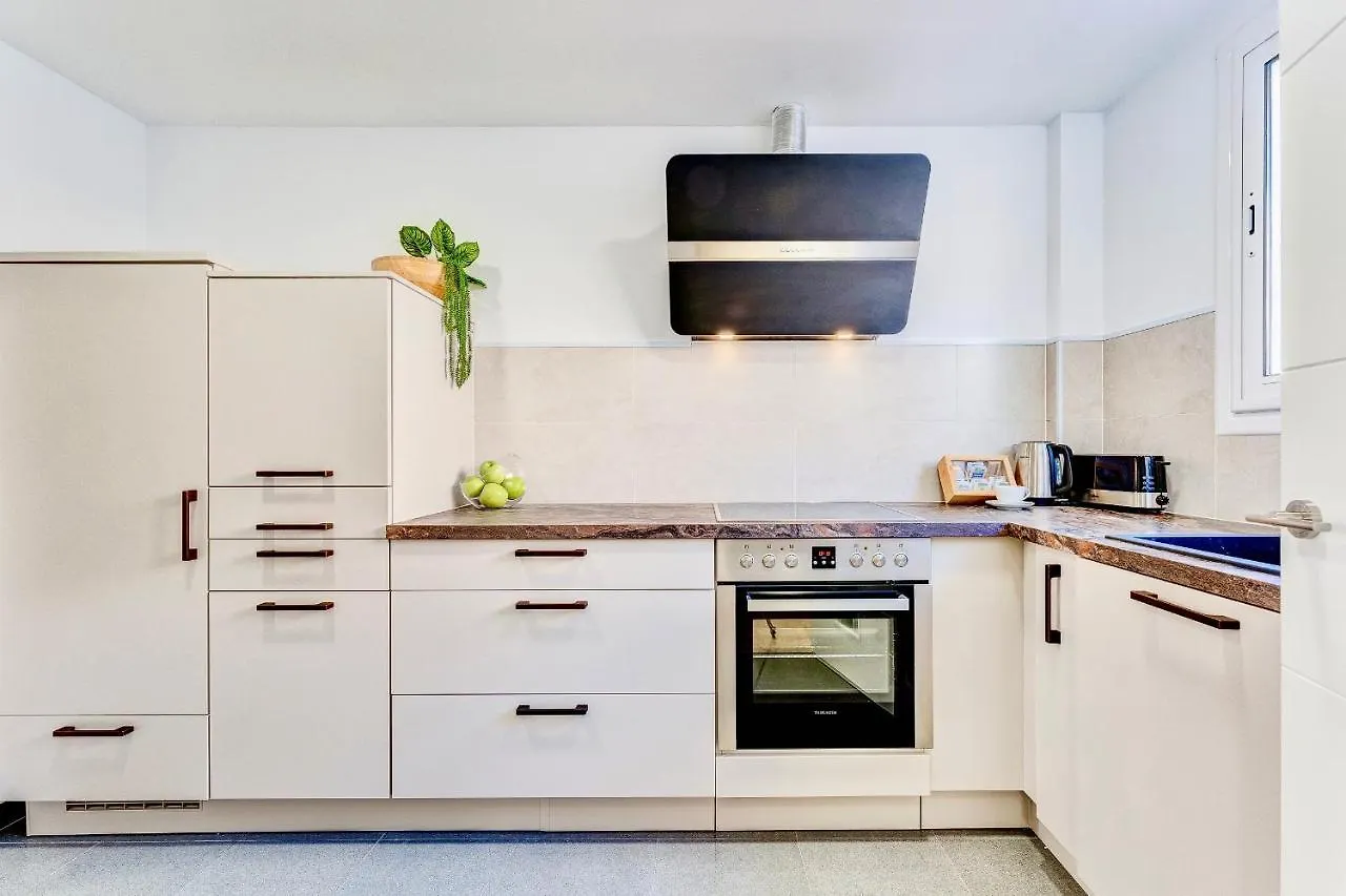 Black Beach Luxury Vacation House Puerto de Santiago  Prázdninový dům