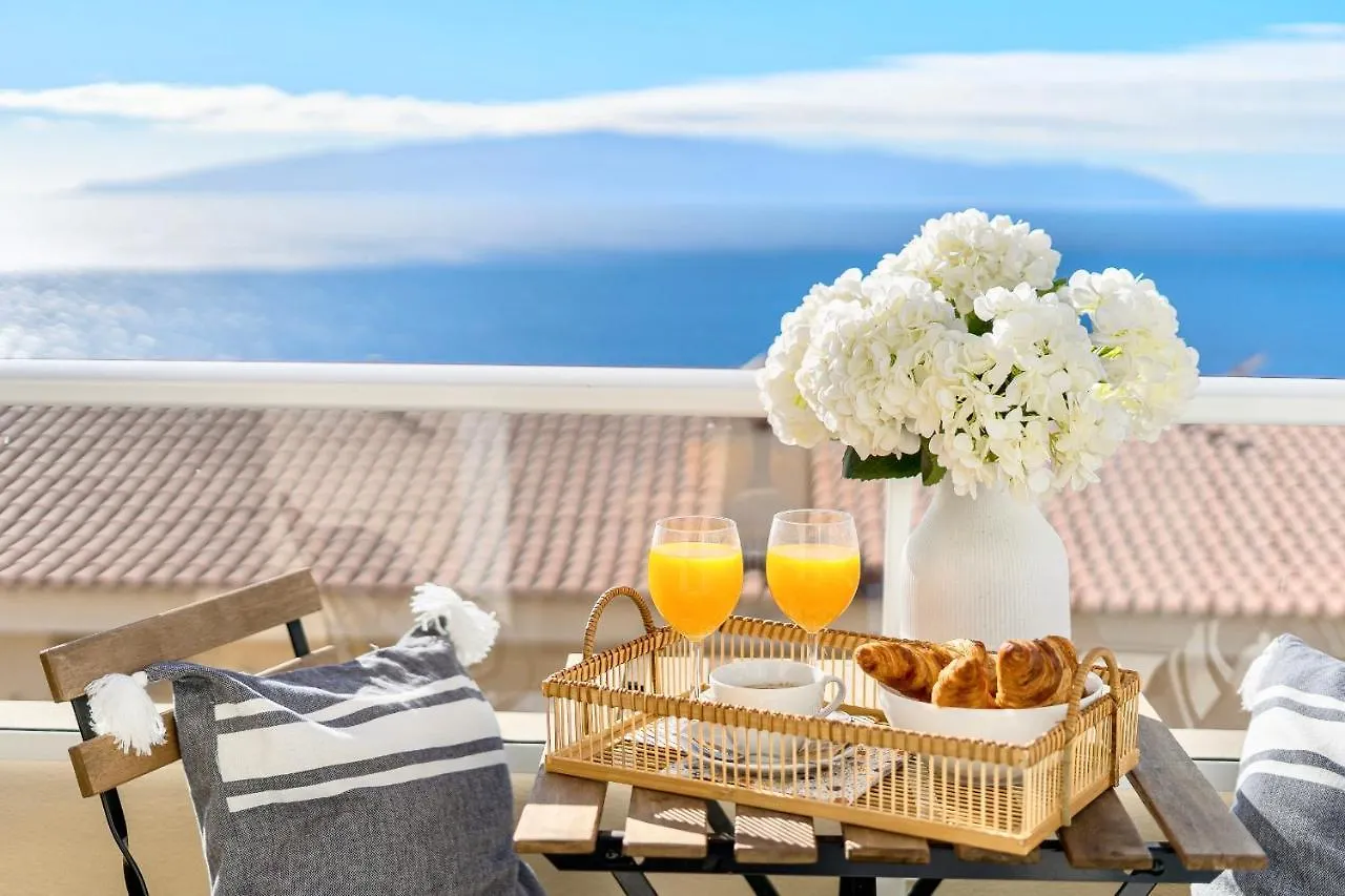 Black Beach Luxury Vacation House Puerto de Santiago  Prázdninový dům